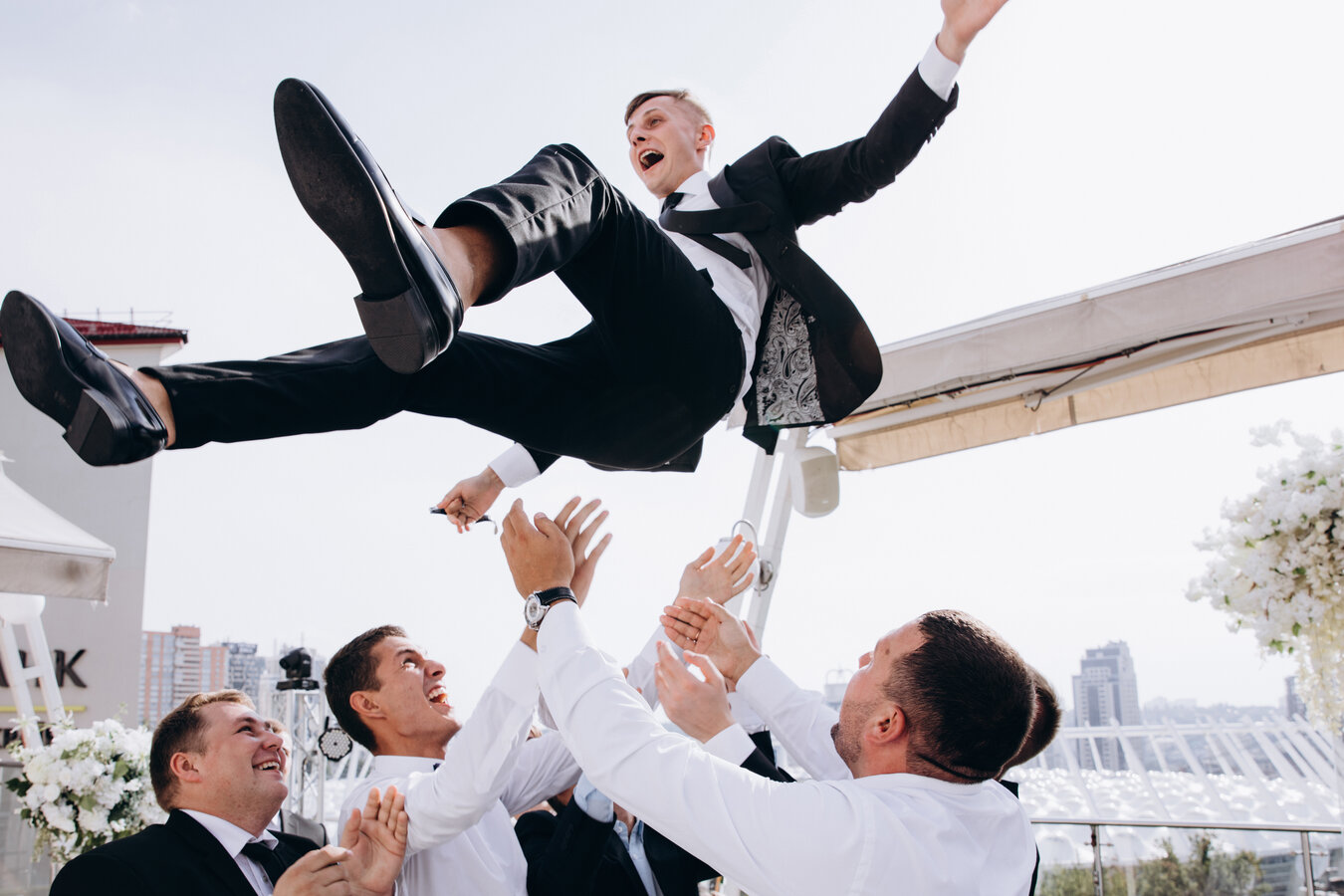 Jak spędzić wieczór kawalerski? 5 sposobów na zabawę w męskim stylu