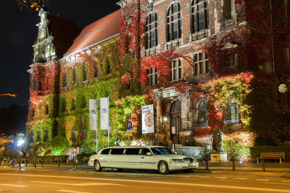 Wypożyczalnia limuzyn – Wrocław. Wynajmij limuzynę swoich marzeń!